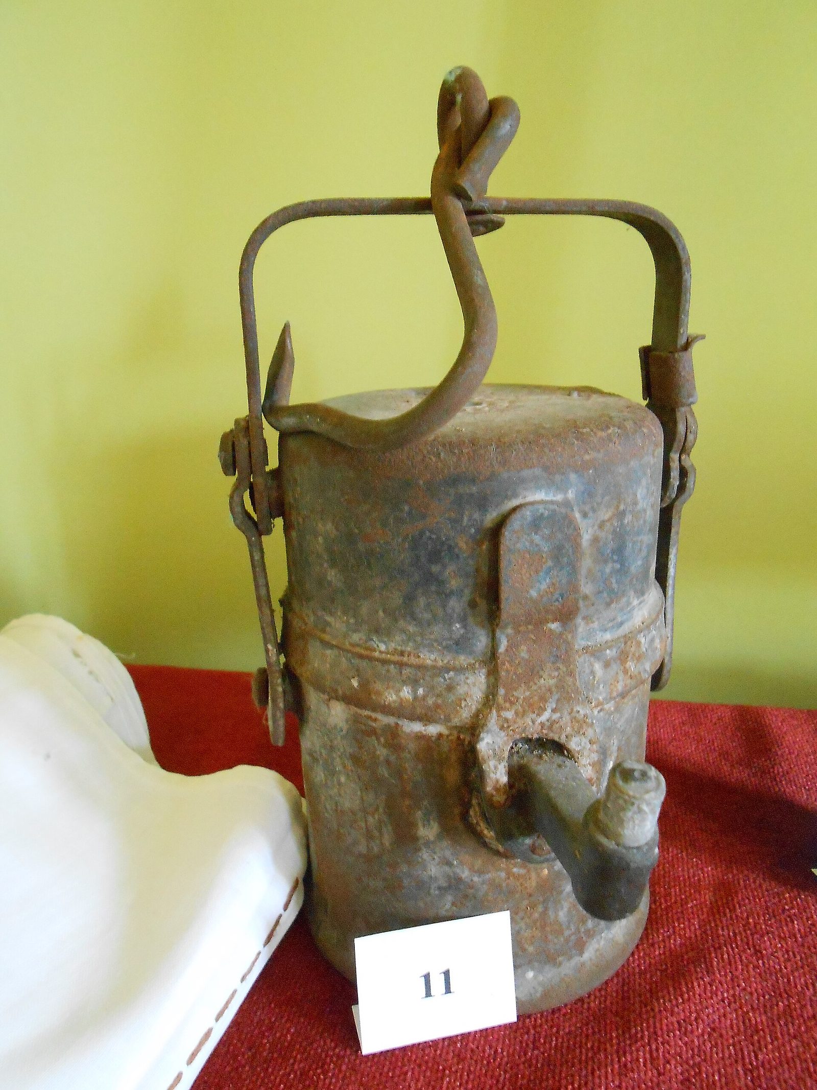 Górnicza lampa karbidowa z lat 30. XX wieku